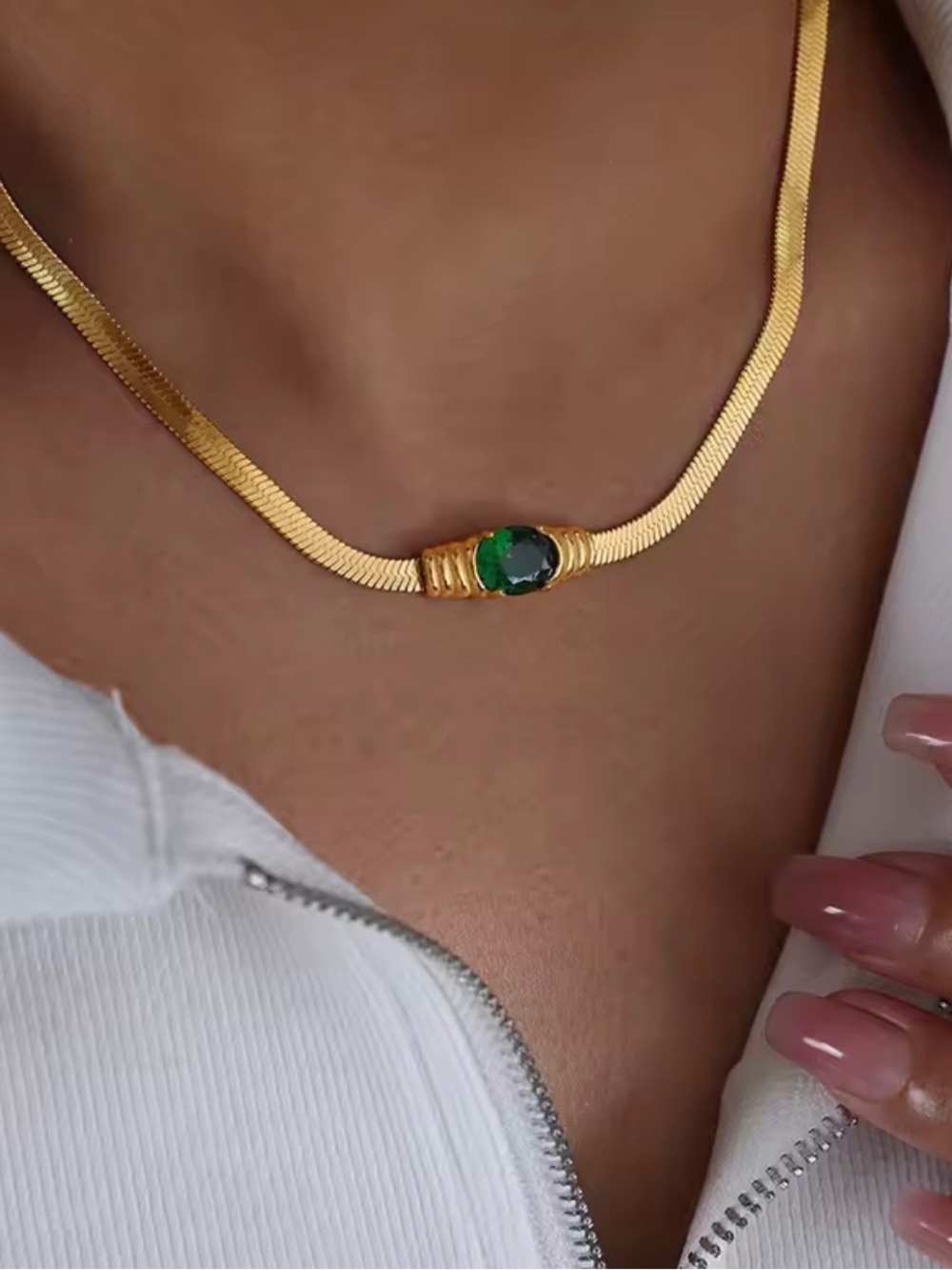 Anthropologie Gold Tone Herringbone Necklace Emerald Simulant Statement Pendant